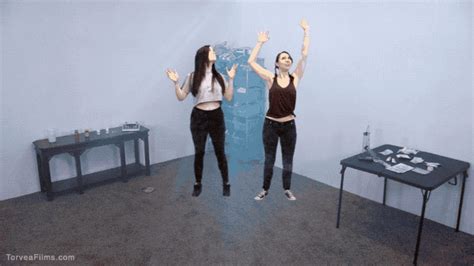Jacquelyn Velvets plays with her food : r/Giantess .